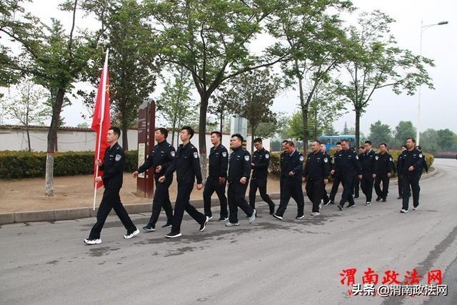 华阴交警大队突出“五个点”狠抓队伍管理工作（图）