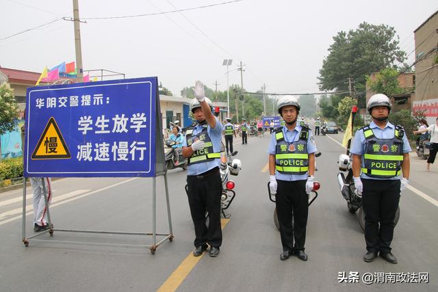 华阴交警大队全方位做好校车安全管理迎接新学期（图）