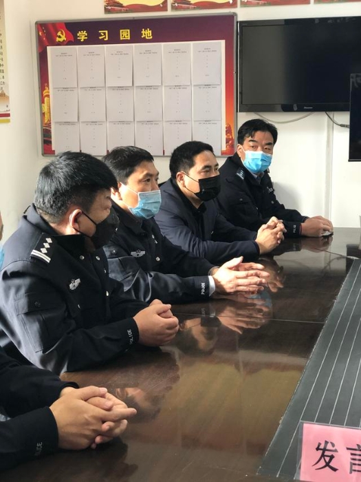 华阴市副市长  公安局局长王平安看望慰问因公受伤民警