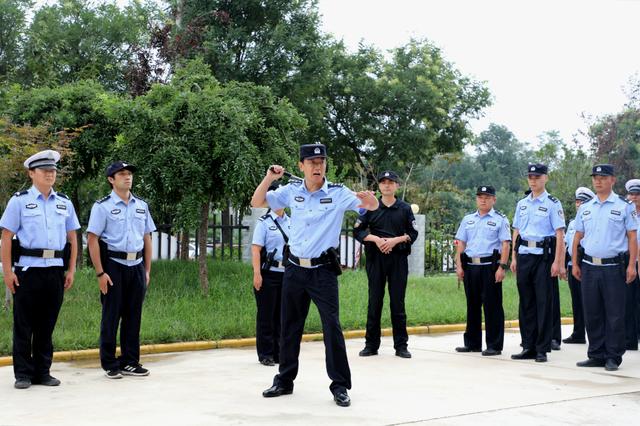 练兵正当时 考核场上见真章——华阴市公安局开展警务实战技能练兵考核