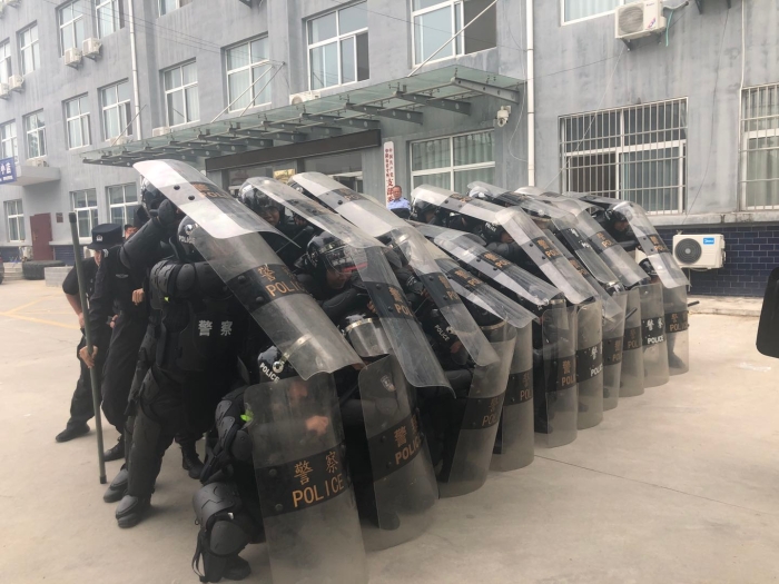 渭南市公安局评估验收华阴巡特警大队处置大规模群体性事件演练工作