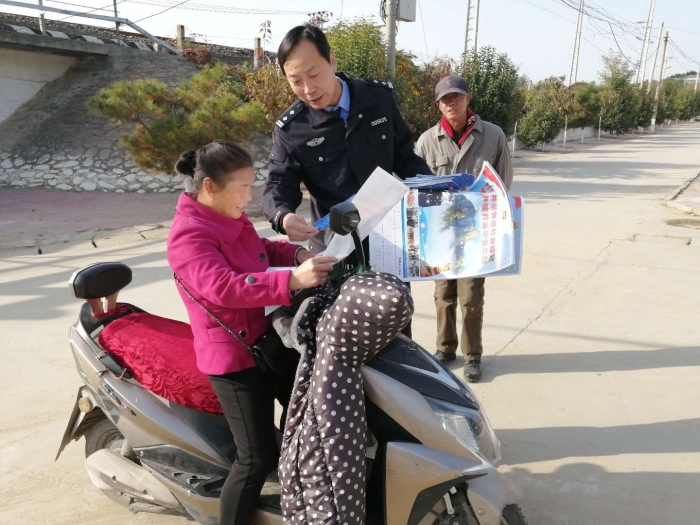 【平安建设】华阴市公安局治安大队扎实开展平安建设宣传活动