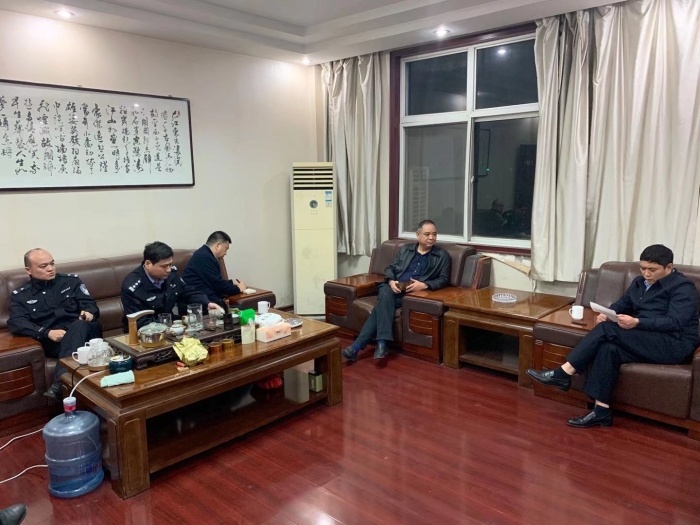 华阴市副市长、公安局长王平安雨夜深入企业开展调研走访