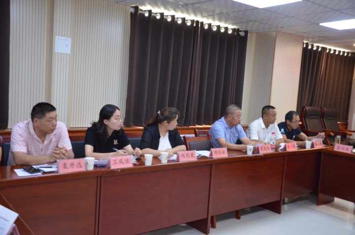 华阴市公安局召开队伍教育整顿第三次座谈会