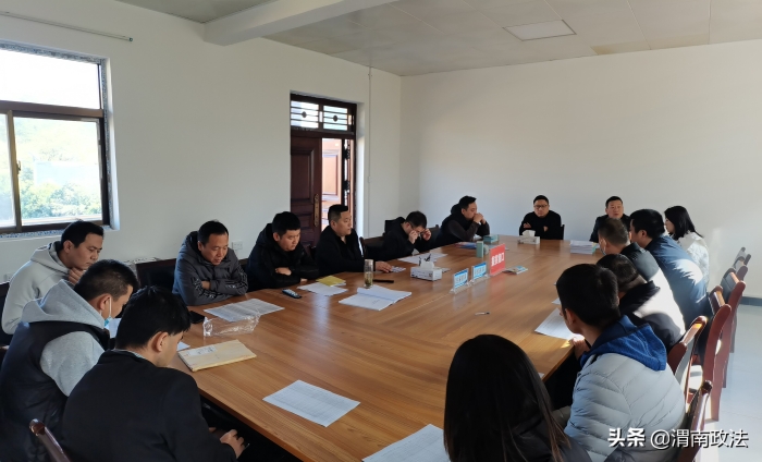 华阴市委政法委深入开展“六查六问六提升”活动（图）